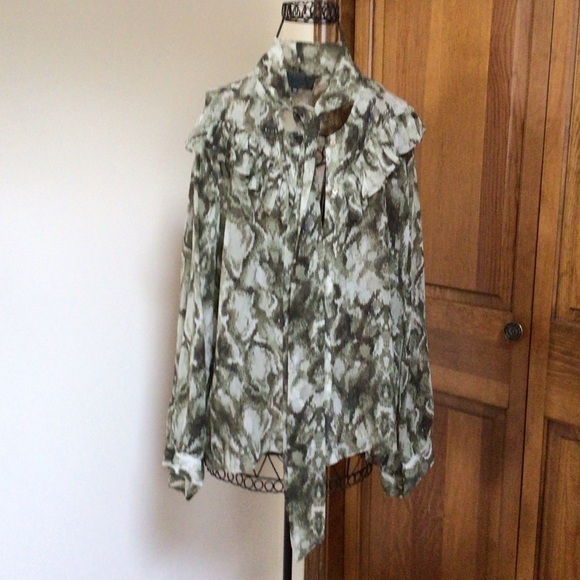 Nili Lotan Snake Print 100% Silk Chiffon Top Front Tie - Picture 2 of 7